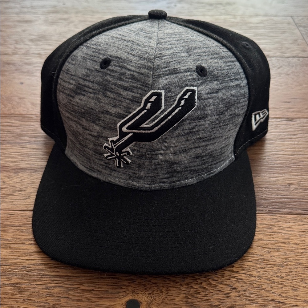 New Era San Antonio Spurs Black and Gray Cap
